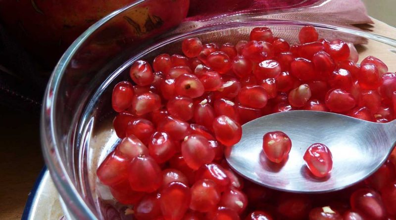Top 15 Reasons Pomegranate is Healthy for You